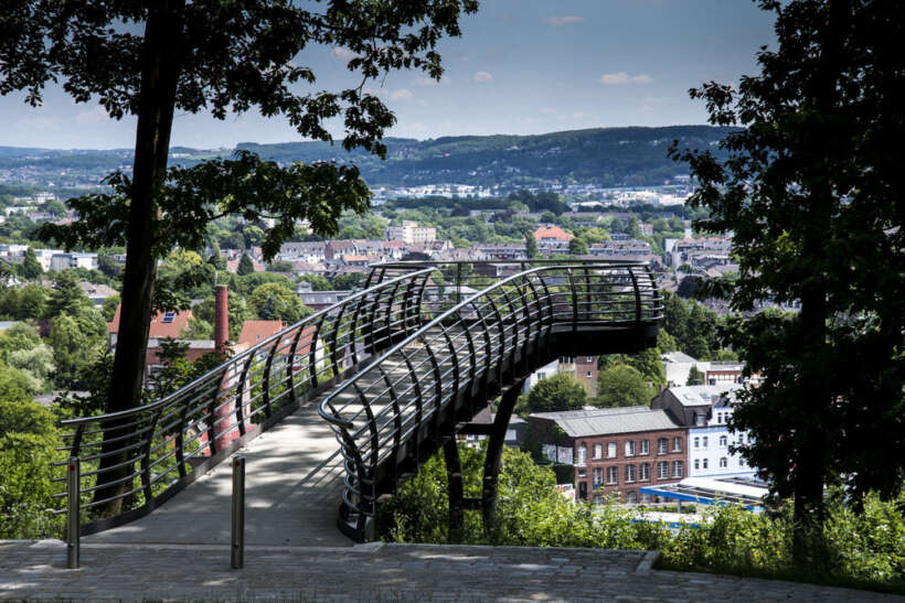 Skywalker - Brdige on hilltop with view on Wuppertal