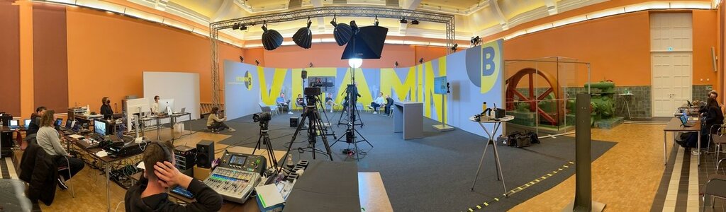 Mobile video streaming studio online event